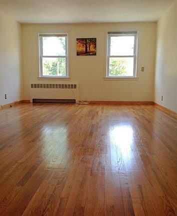 4th image of 907 Palmer Ave #B2`