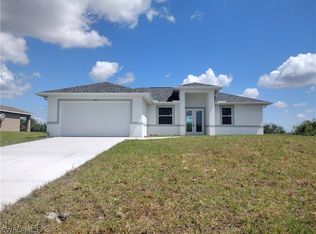 906 Emerald St, Labelle, FL 33935