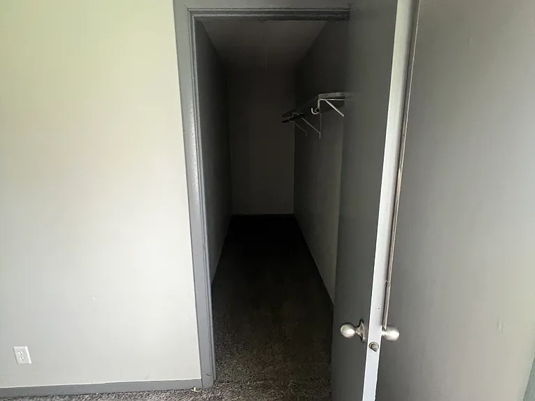 2450 Shaker Ct #4 — Photo 3