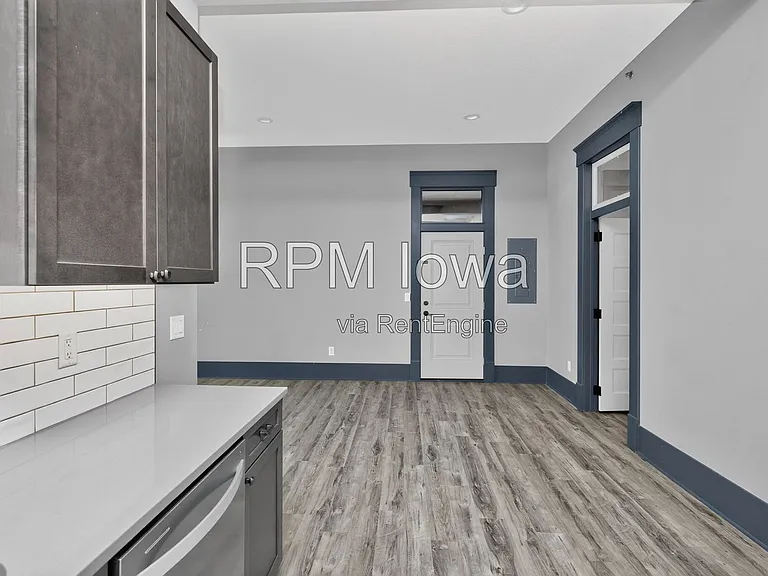 1214 2nd St #2 — Photo 8