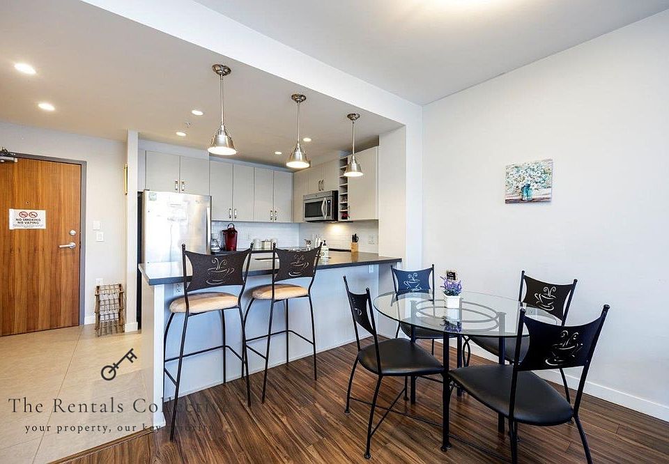 1st image of 215 W 1st St #511