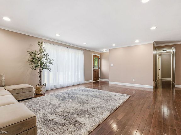 5th image of 10164 Lynn Dr