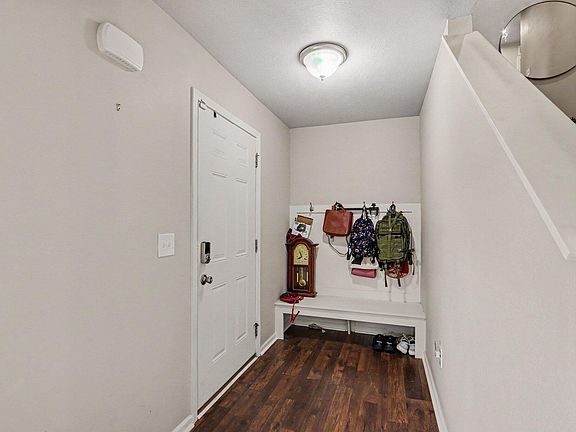 3rd image of 231 Station Hill St