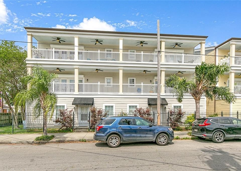 1st image of 3205 Carondelet St Unit 201