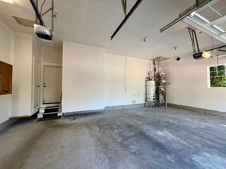 3875 Cameron Dr NE — Photo 32