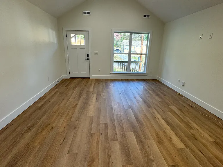 2204 Chester St — Photo 23