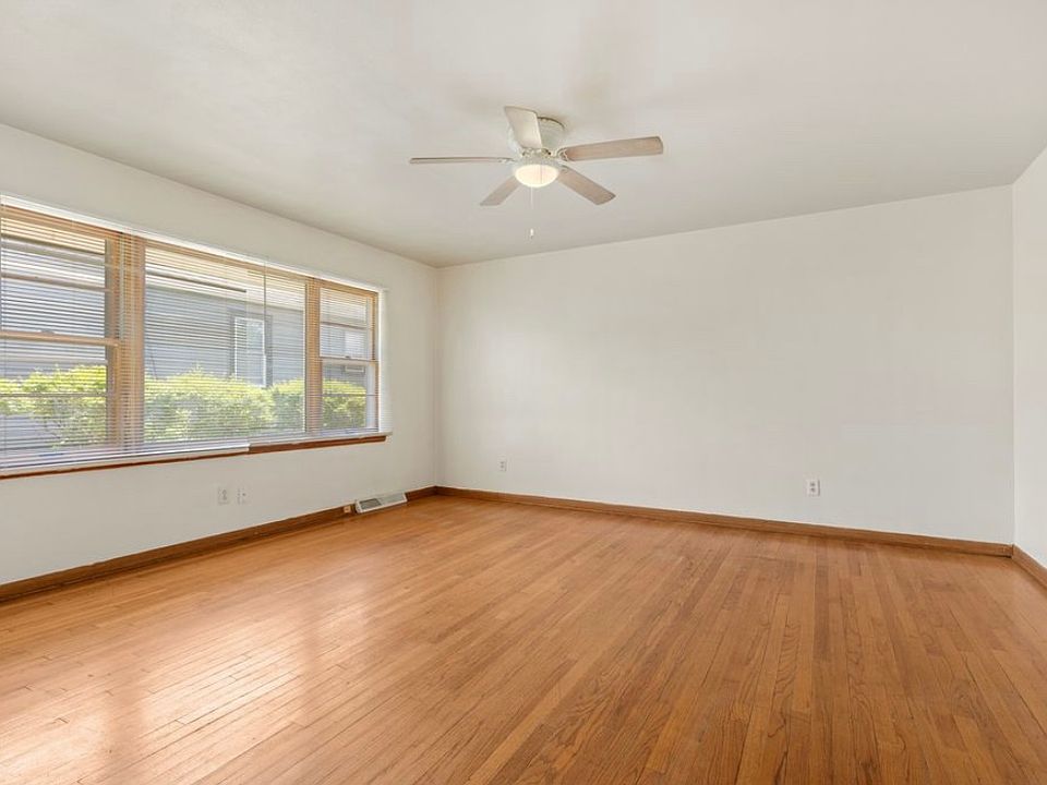 1st image of 3229 Liberty Dr #3227
