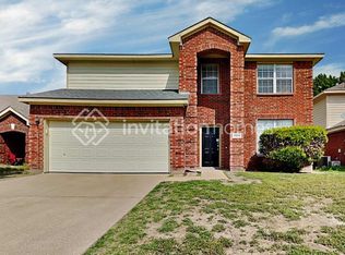 4904 Palm Ridge Dr, Fort Worth, TX 76133
