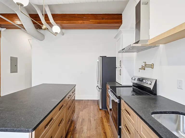 907 Main St #9 — Photo 7