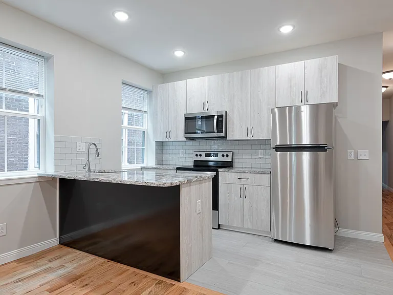 5544 N Lawrence St — Photo 3