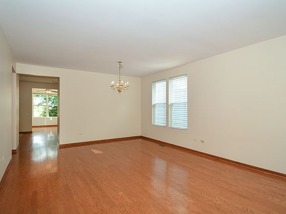 3rd image of 12630 Oak Grove Dr