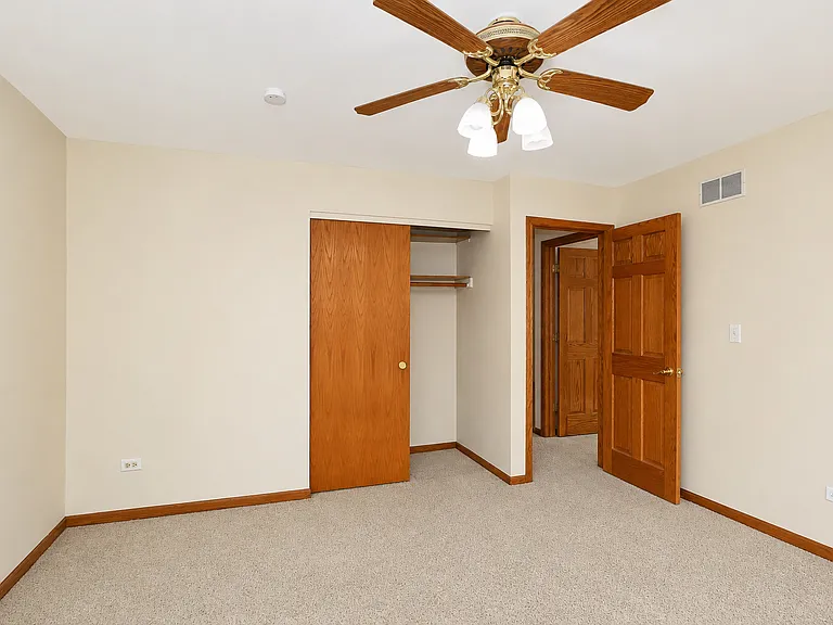 706 N Point Dr — Photo 25
