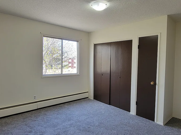 10017 106th Ave — Photo 11
