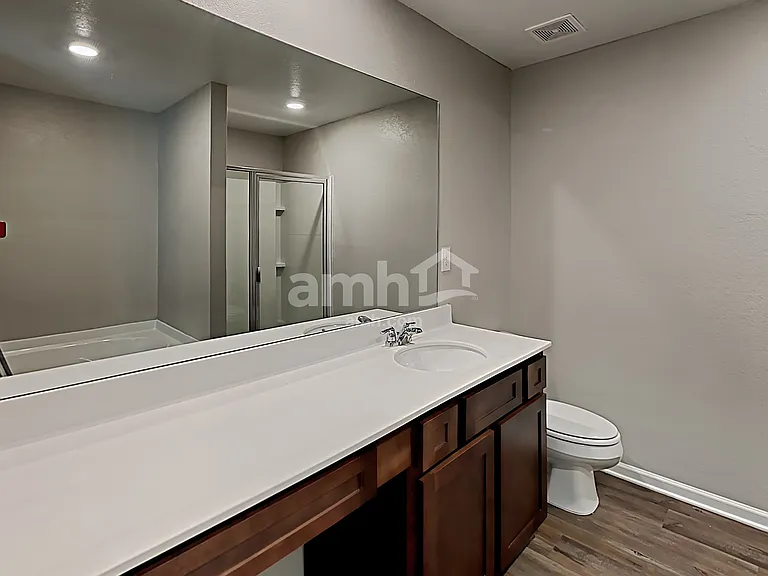 415 Vermeer Ct — Photo 13