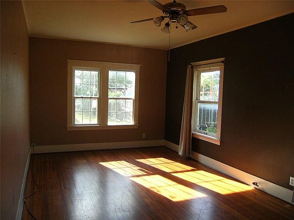 2nd image of 1033 Orange St