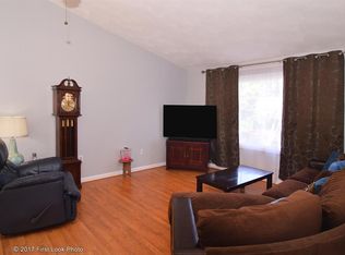 34 Samuel Ct, Cranston, RI 02920