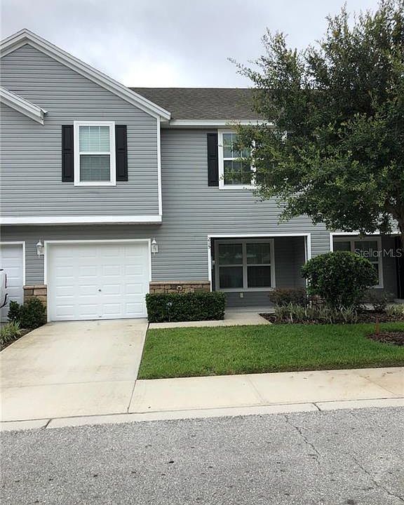 1st image of 215 Woodknoll Pl
