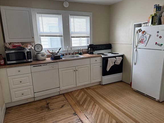 4th image of 526 Washington Avenue
