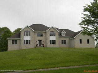 3 Judge Ln, Manalapan, NJ 07726