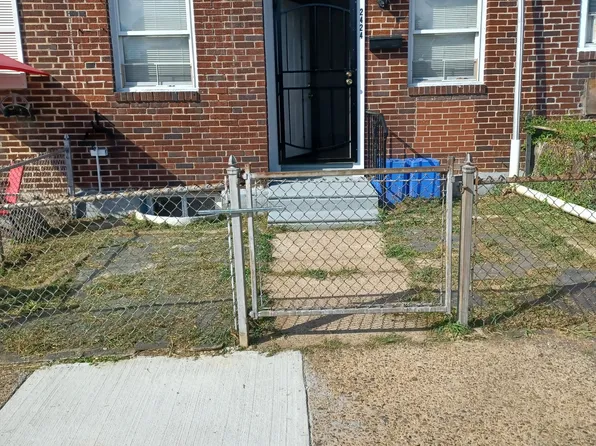 2424 S Frazier St, Philadelphia, PA 19143