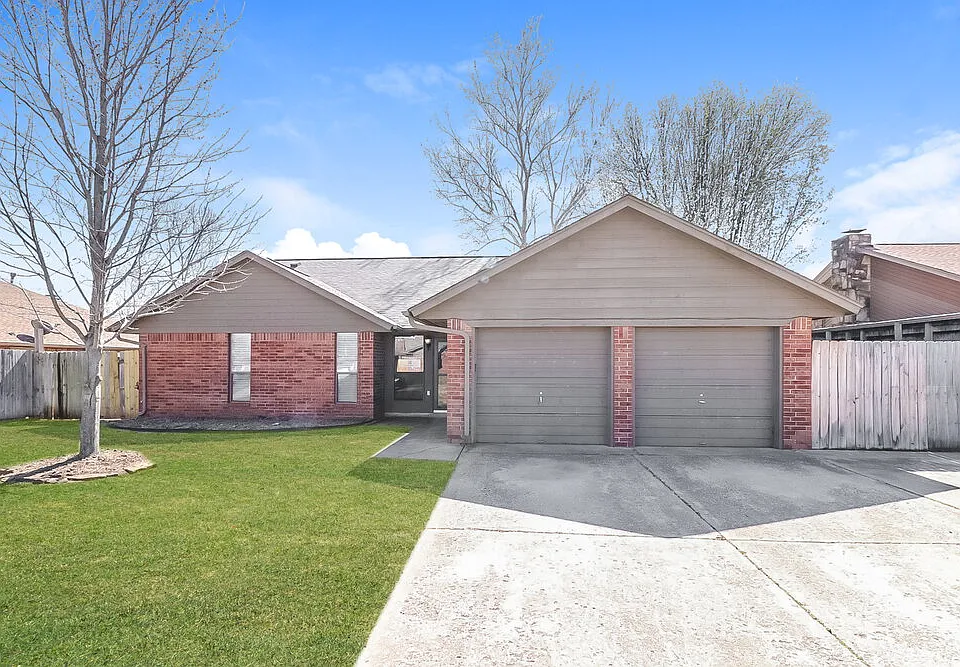 1112 NE 21st Ct