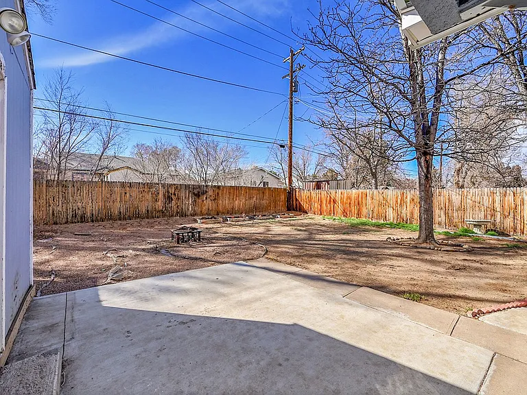 2317 De Soto Rd — Photo 25