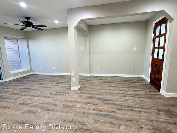 3rd image of 1214 Barton Hills Dr APT 106