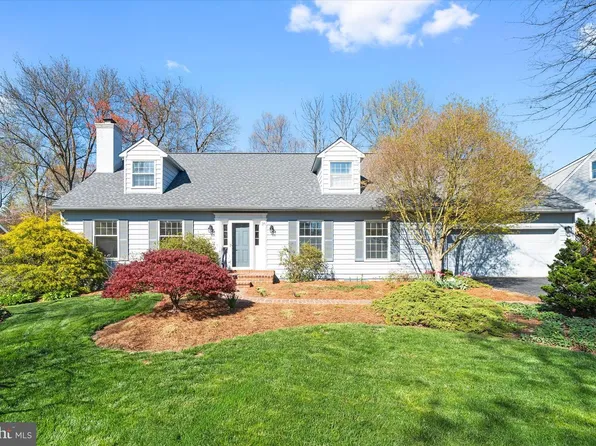 25 Dickinson Ln, Wilmington, DE 19807