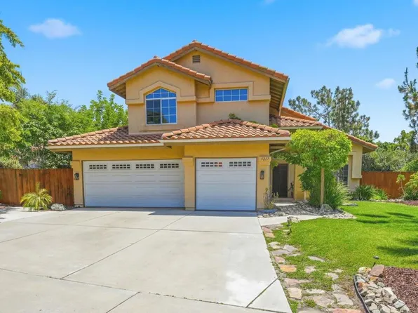 5217 Alamosa Park Dr, Oceanside, CA 92057