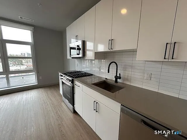1 bed, 1.0 bath, 550 sqft, $2,234 — Photo 1