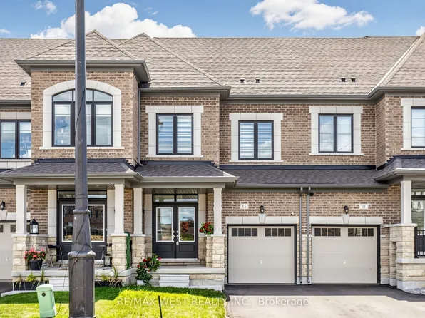 15 Kinloss St, Vaughan, ON L4H 5J6
