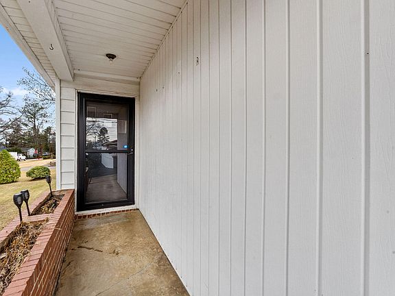 4th image of 465 Paschal Street
