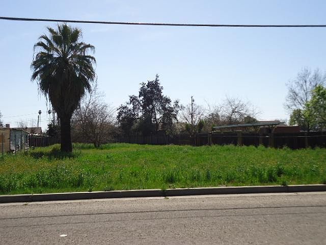 2nd image of 629 W Pioneer Avenue