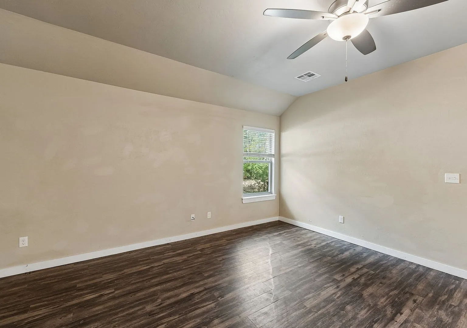 706 W London St — Photo 4