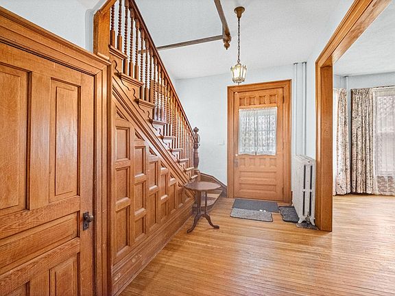 5th image of 507 E Washington St