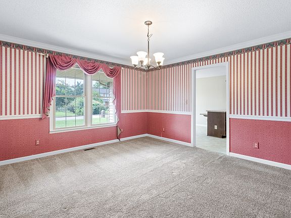 5th image of 517 W Point Dr