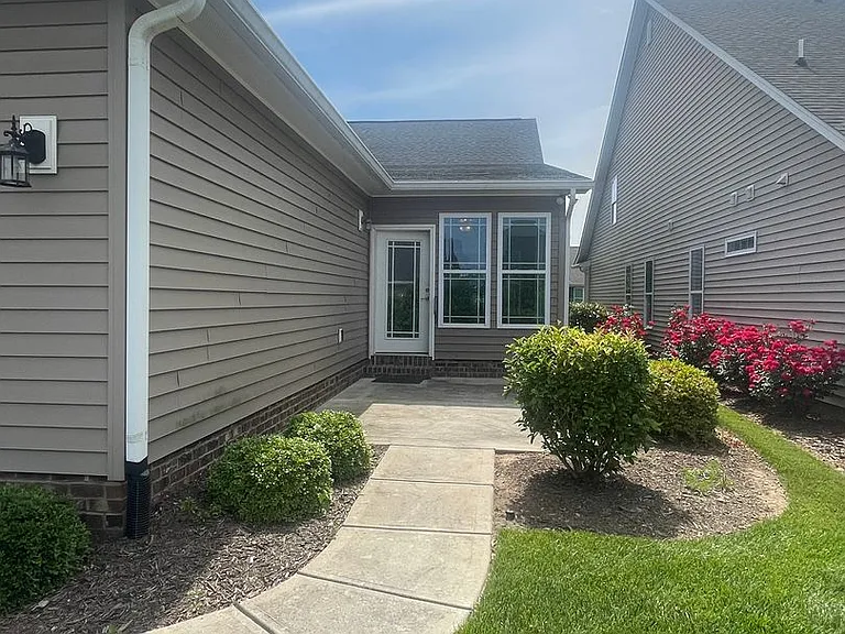 17725 Morehampton Ave — Photo 32