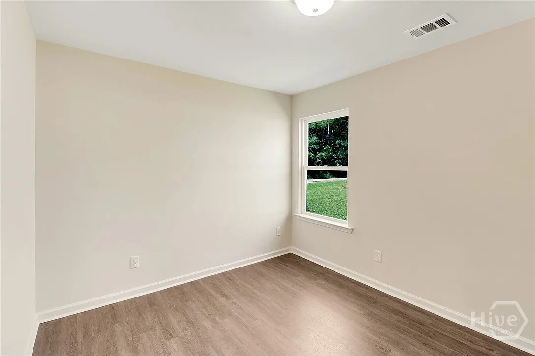 3 bed, 2.0 bath, 1470 sqft, $1,800 — Photo 4