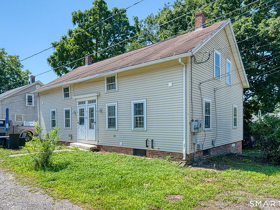 3rd image of 4 Eagle Court