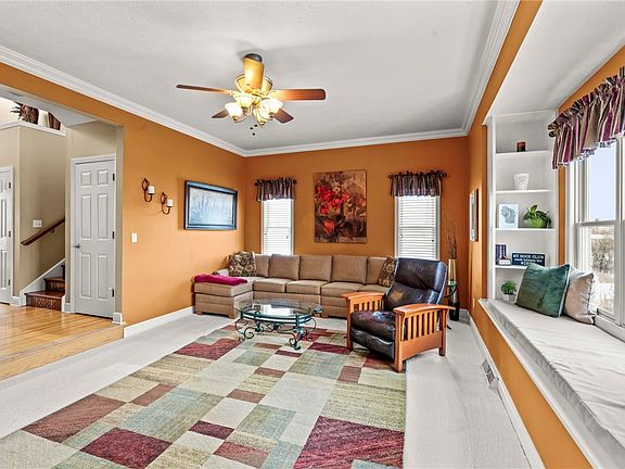 5th image of 133 Lake Colony Dr