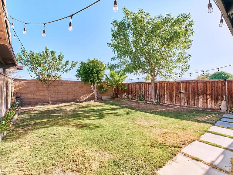 85815 Avenida Raylynn — Photo 11