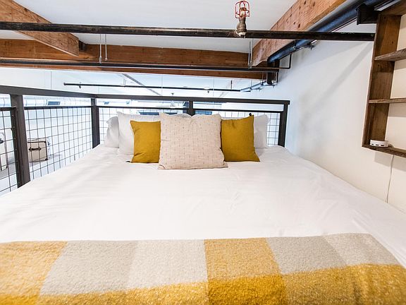 2nd image of 401 N Bush St #214
