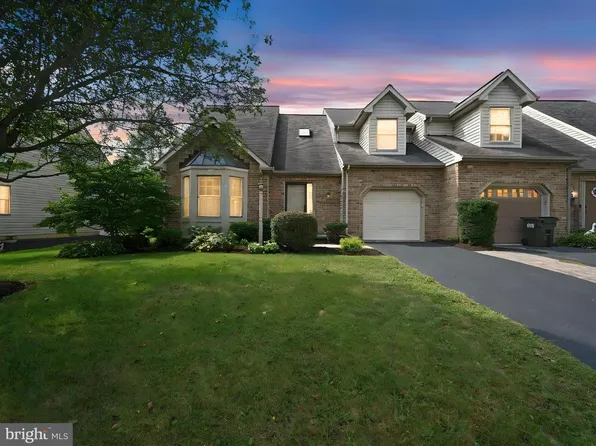 2648 Stagecoach Ln, Lancaster, PA 17601