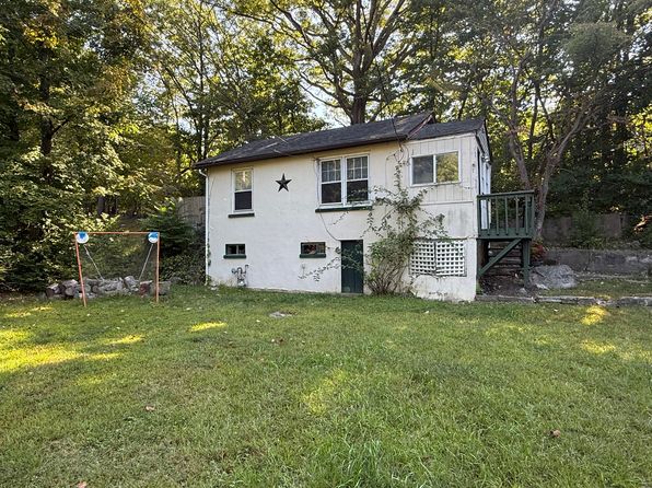 15 Waldron Ter