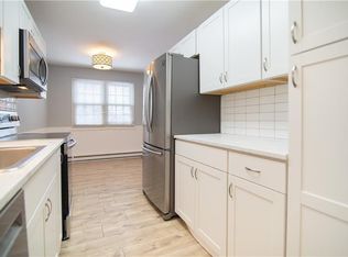 23 Bullocks Point Ave APT 4A, Riverside, RI 02915