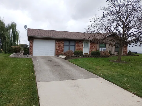 910 Daisy Dr, Wapakoneta, OH 45895