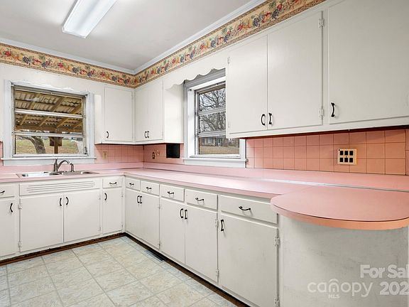 5th image of 1177 2nd Street Pl SE