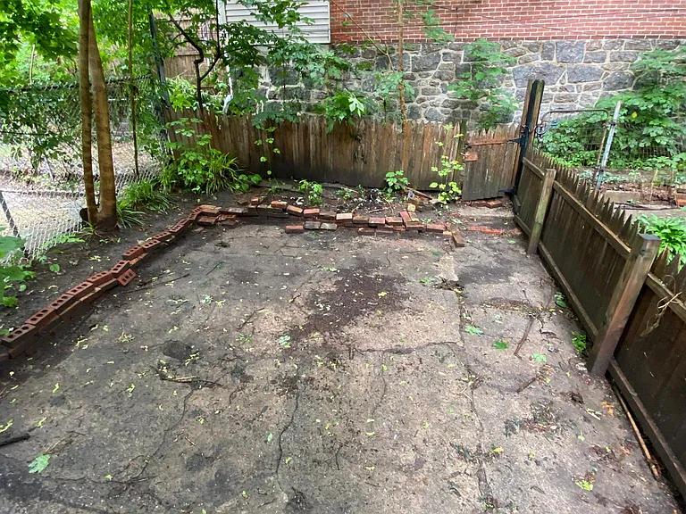 PRIVATE BACKYARD