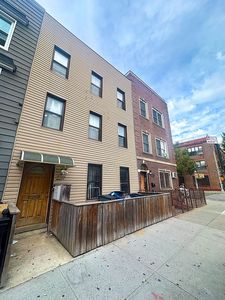 229 N 7th St, Brooklyn, NY, 11211