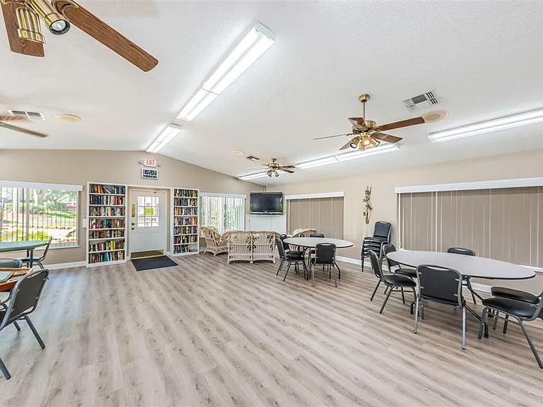 2575 Pine Ridge Way S #E1 — Photo 20